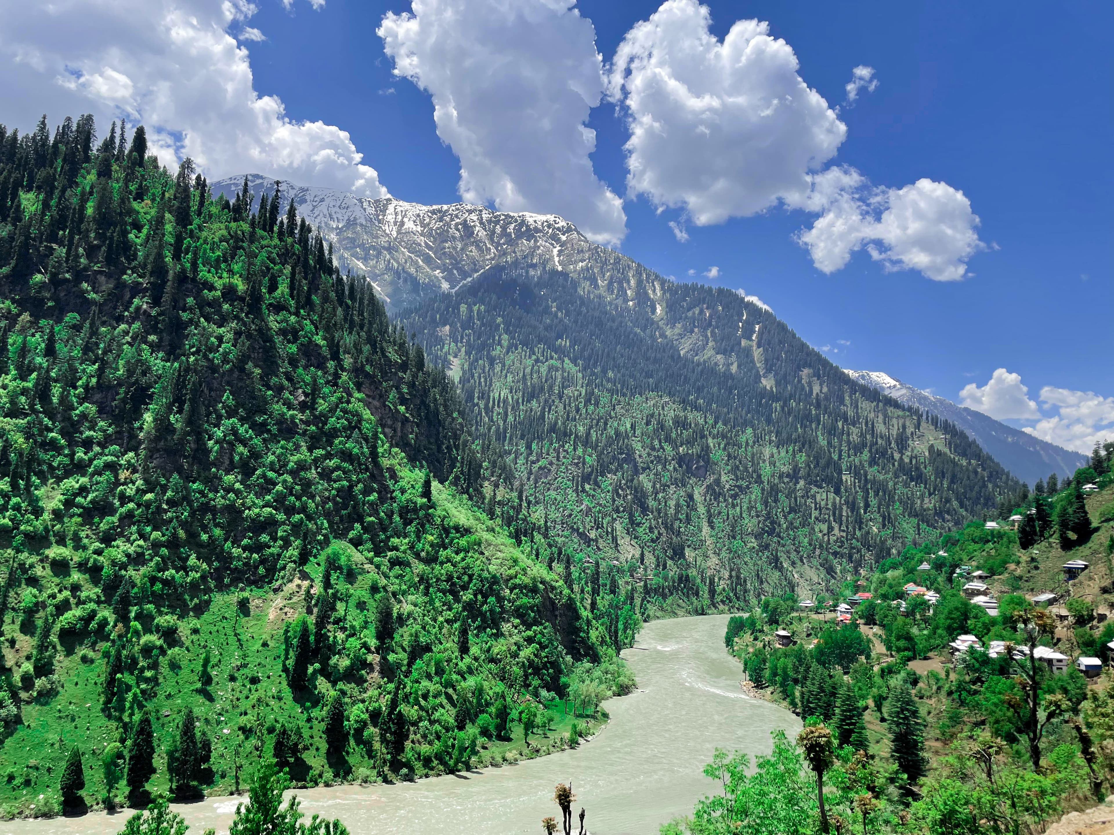 Kashmir Luxury Honeymoon Itinerary (7 Days) slide 3