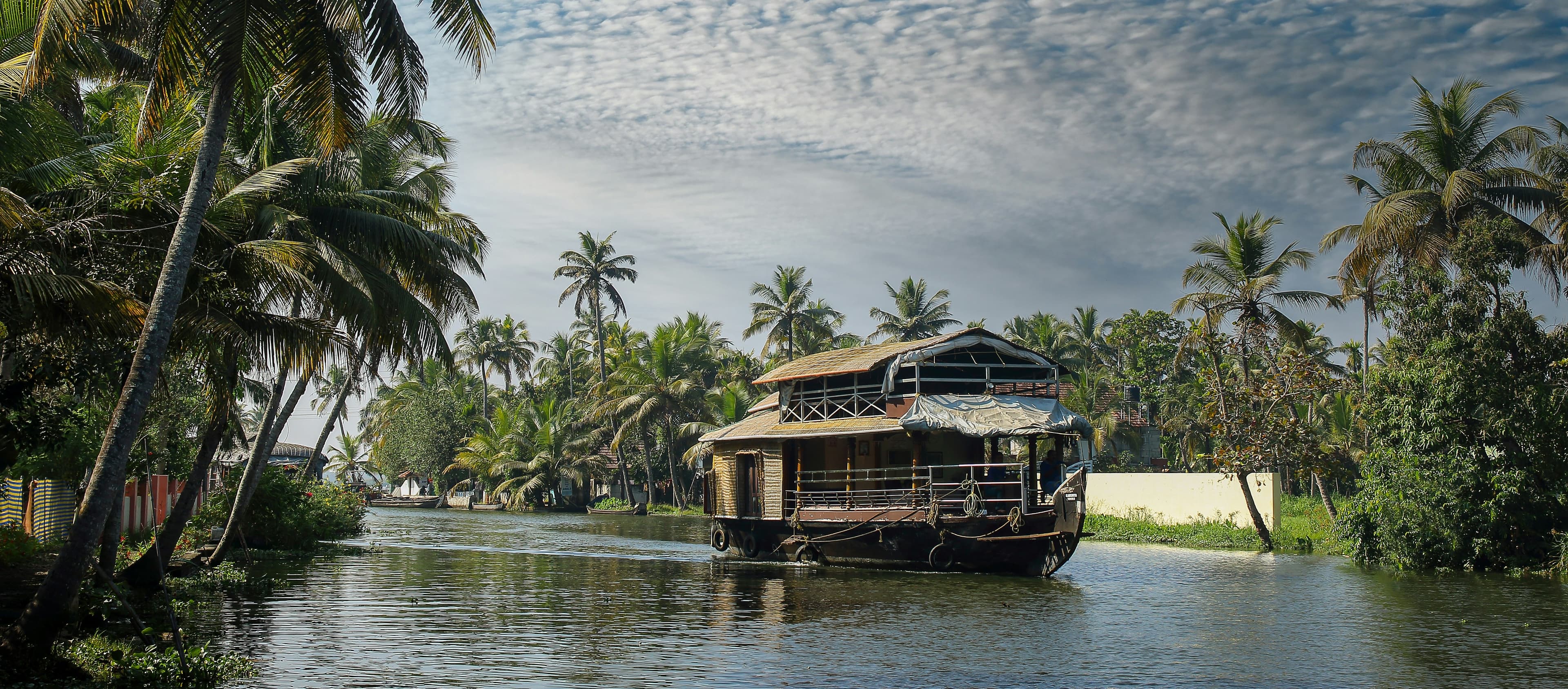 Ultimate Luxurious Kerala Honeymoon Itinerary (7N/8D) slide 2