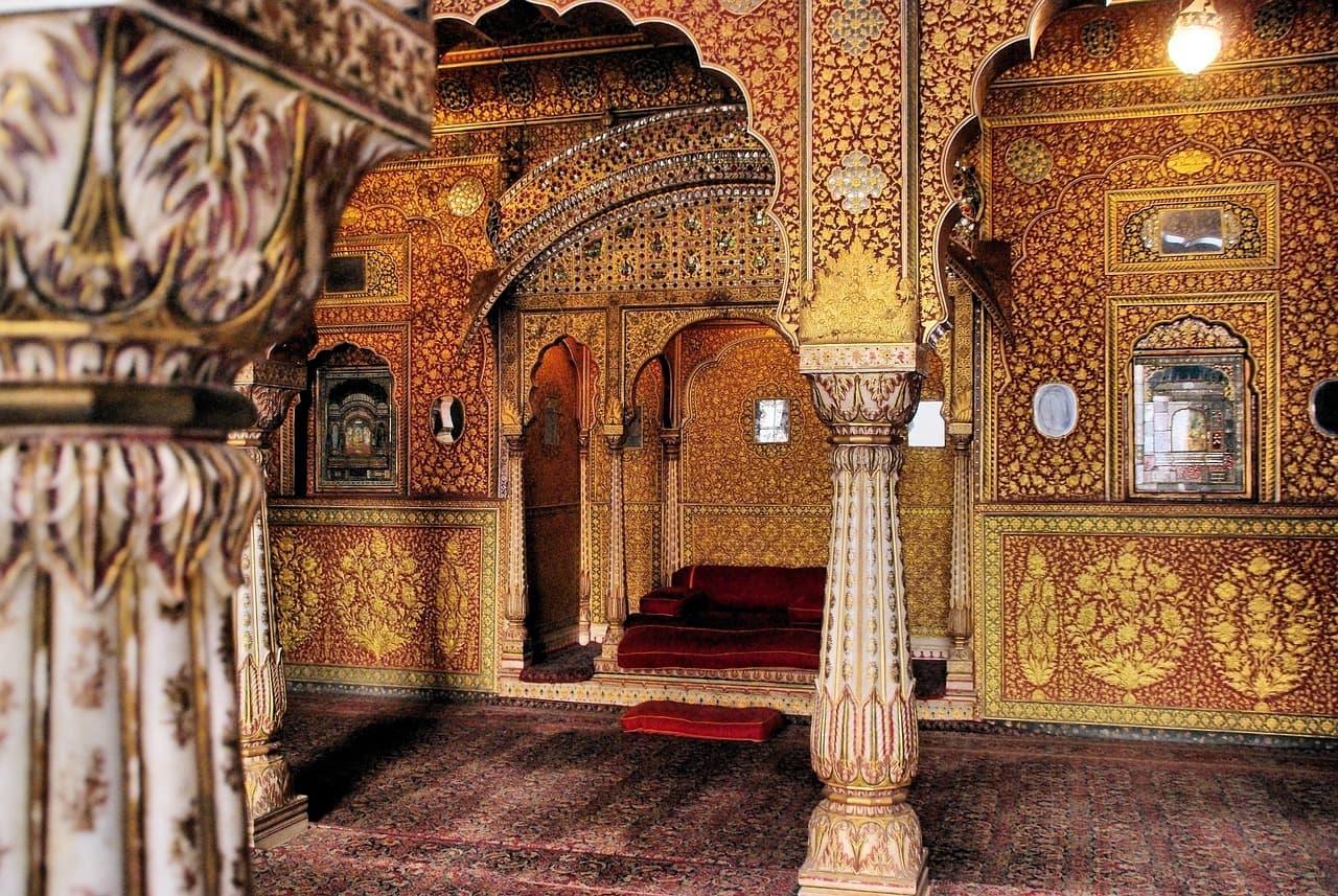 Udaipur & Jaisalmer: Royal Luxury Experience slide 2