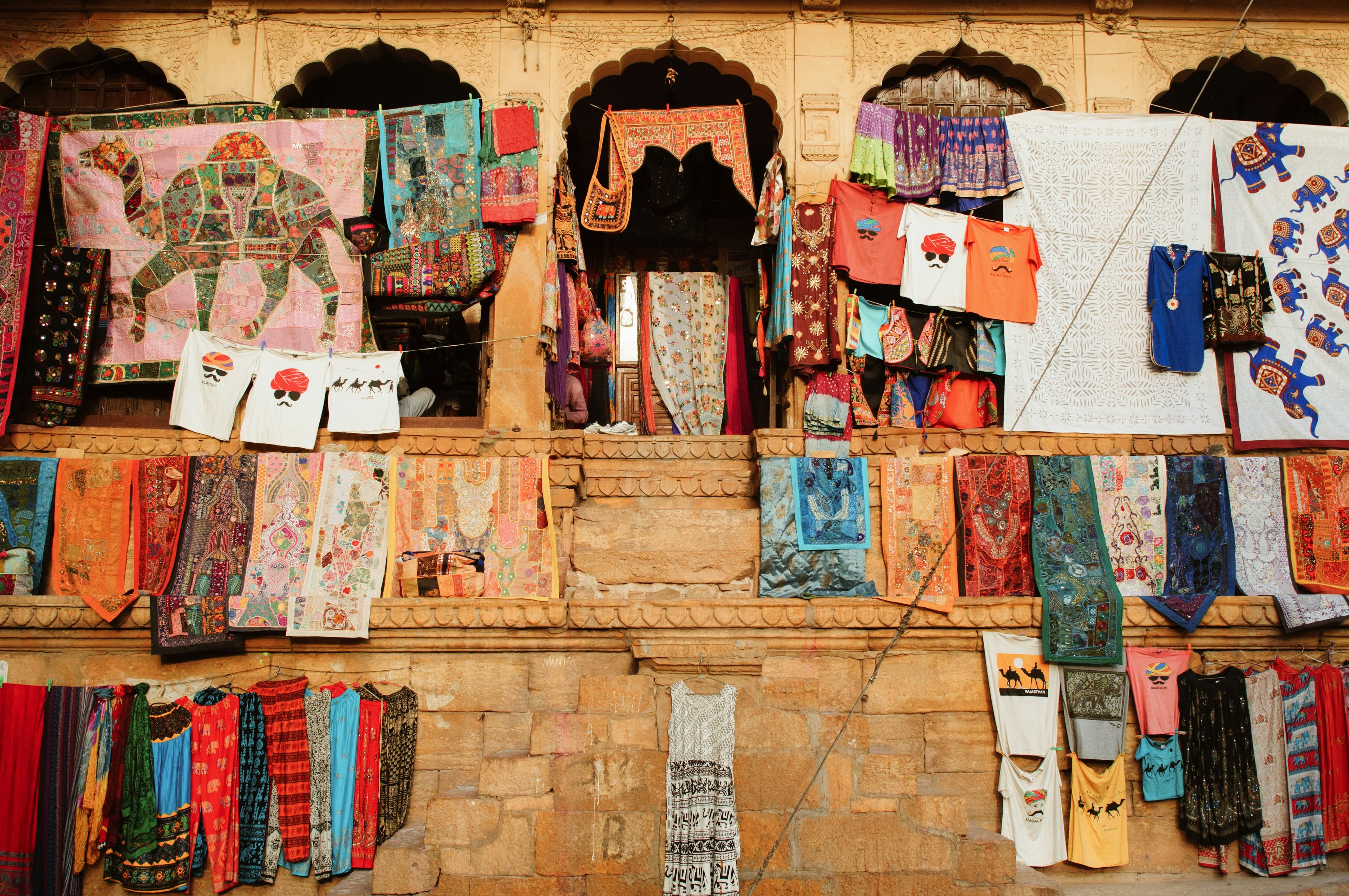 Udaipur & Jaisalmer: Royal Luxury Experience slide 3