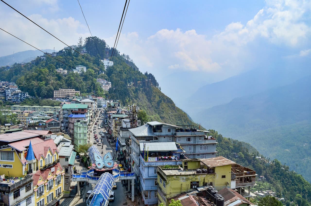Arrival at Bagdogra / NJP – Transfer to Gangtok