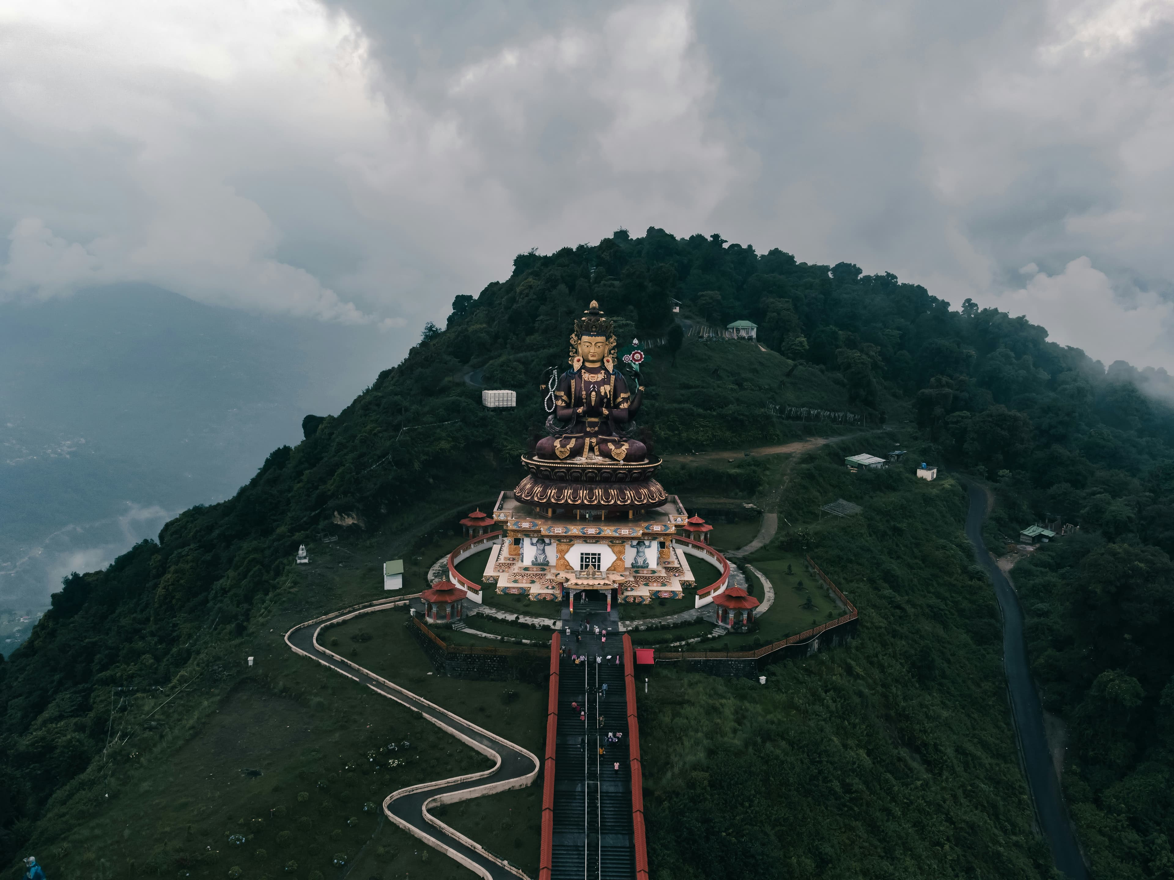 Luxurious Honeymoon – Pelling & Darjeeling (6D/5N) slide 1