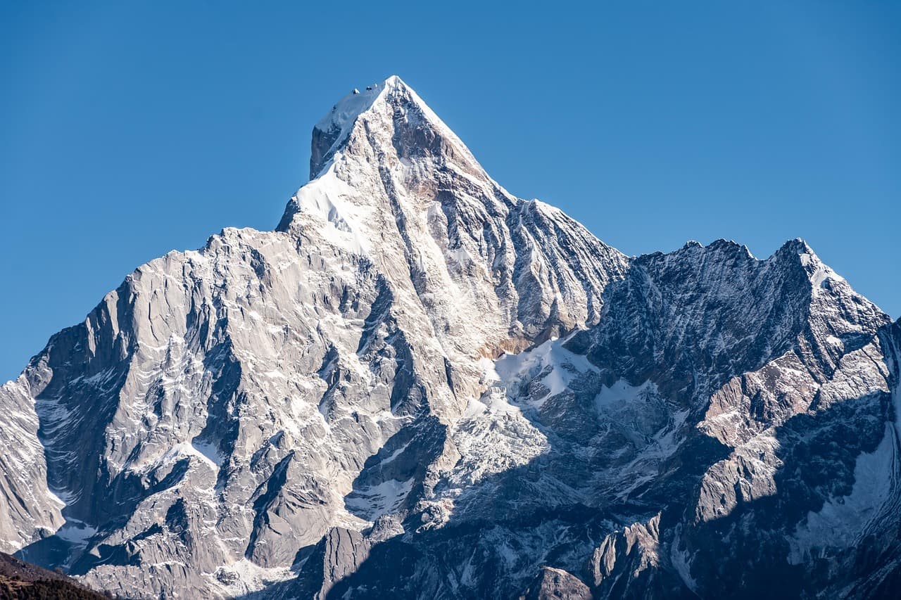 Arrival at Bagdogra – Transfer to Pelling