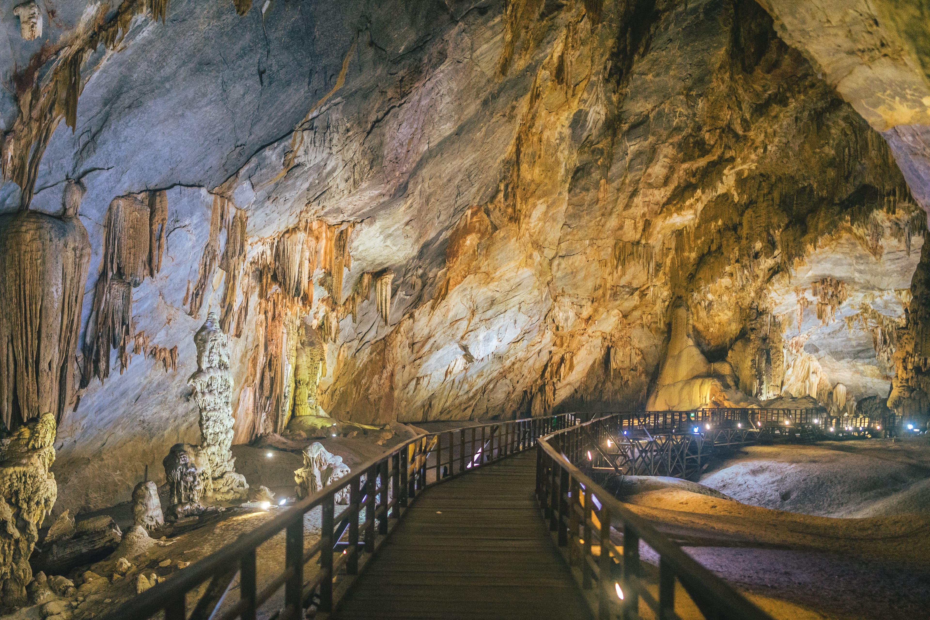 Four Islands Tour + Sea Kayaking & Cave Exploration