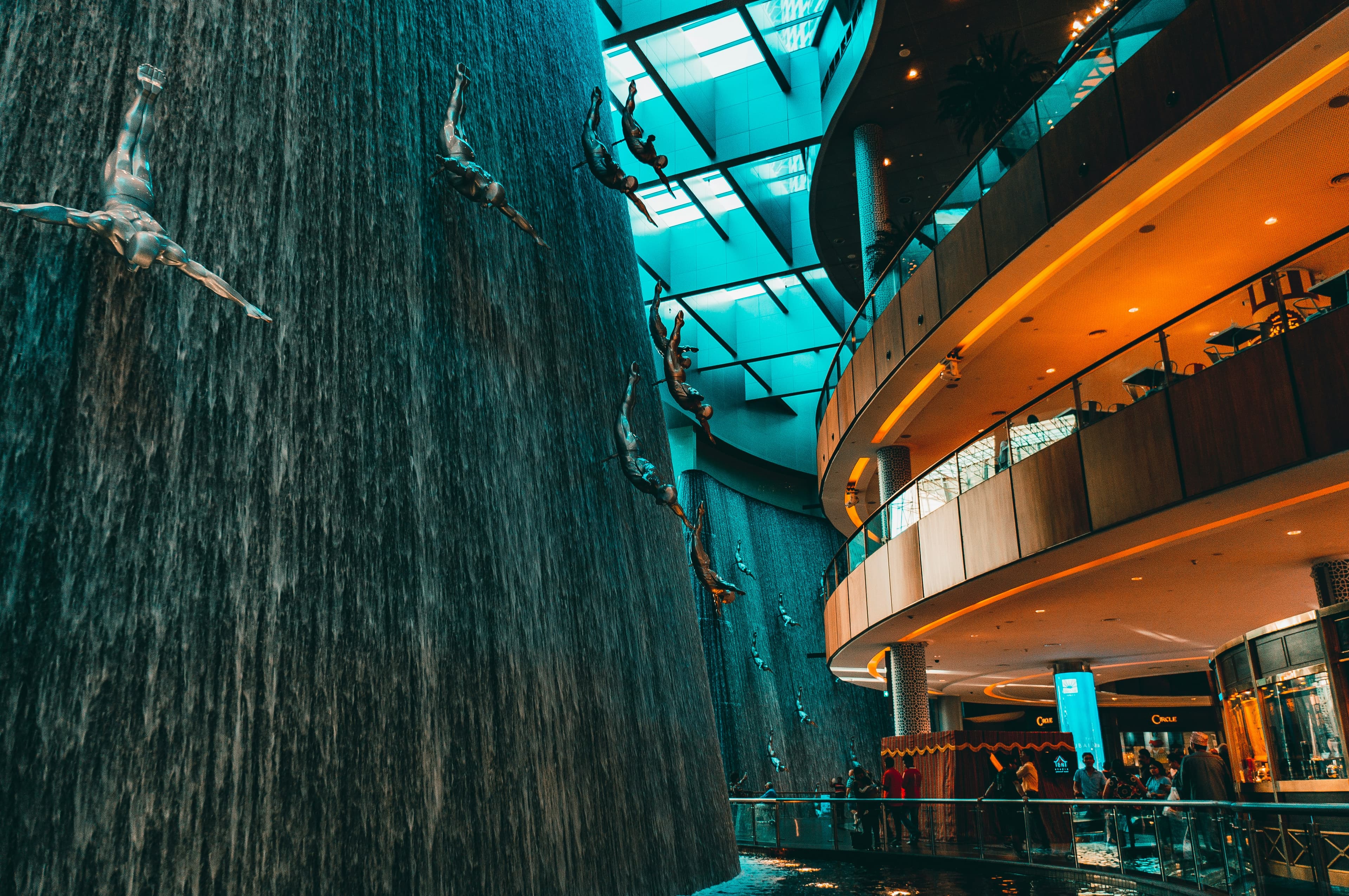 Arrival & Iconic Dubai Mall Experience
